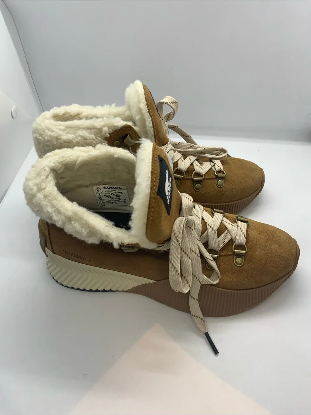 Sorel women tan